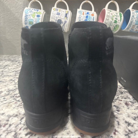 Sorel Black Ankle Boots - Picture 5 of 7
